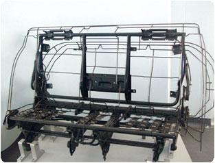 �������ιǼ�